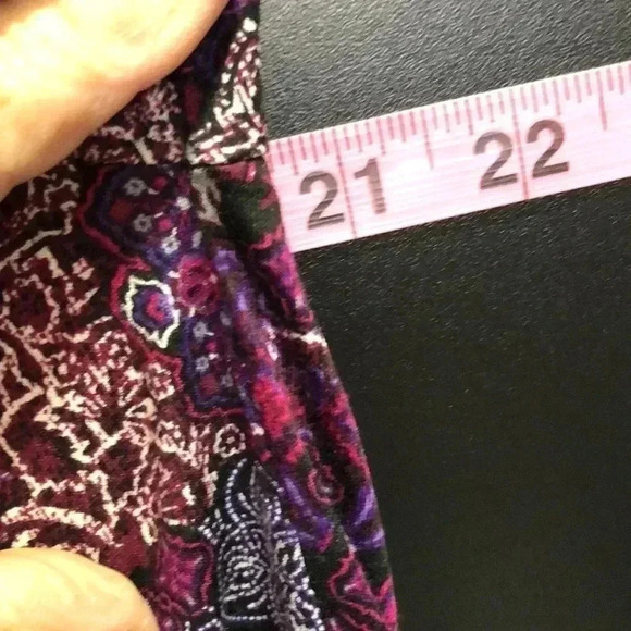 Michael Kors Azalea long sleeve round neck, elastic hemline,loose fit, pattern - Picture 8 of 10